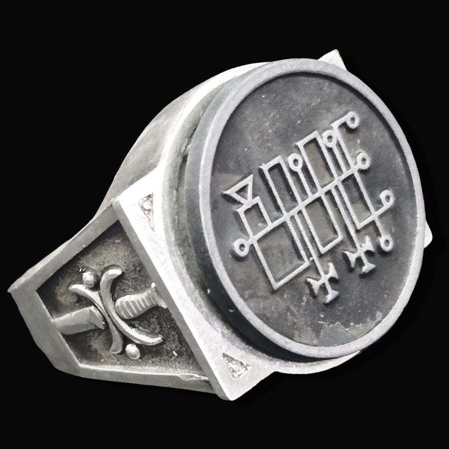 Demon Ring 48 PRESIDENT HAAGENTI 72 Demons Lesser Key of Solomon Goetia In Silver 2.2 cm x 1.8 cm 18 Gr Art 1826 - Bricks Masons