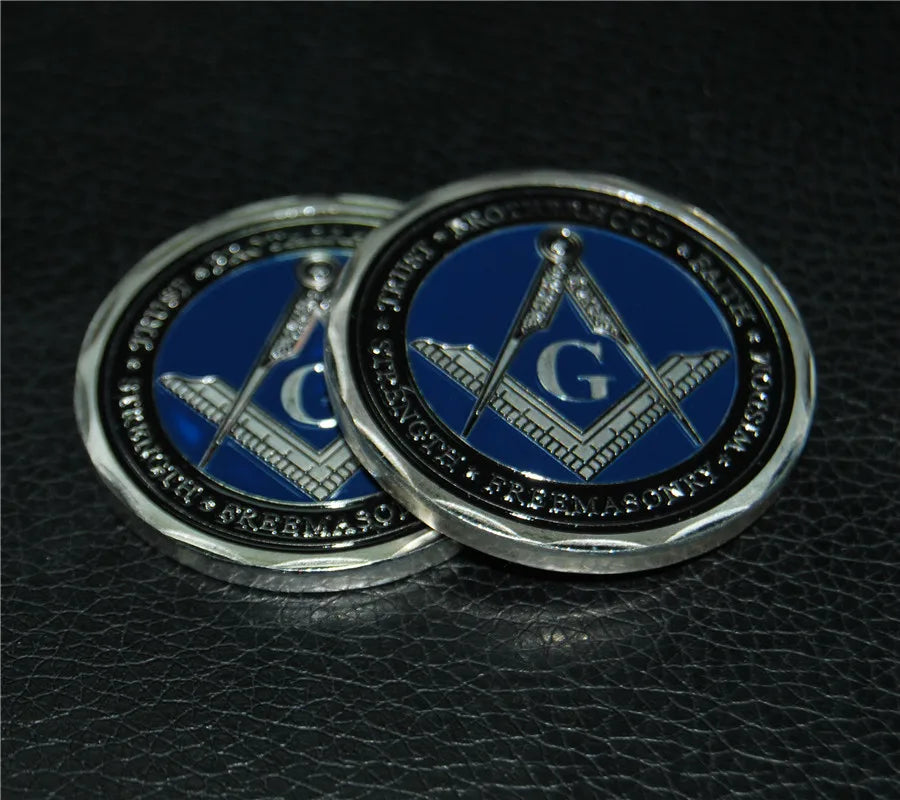 Past Master Blue Lodge Coin - Pillars & Masonic Tools Design - Bricks Masons