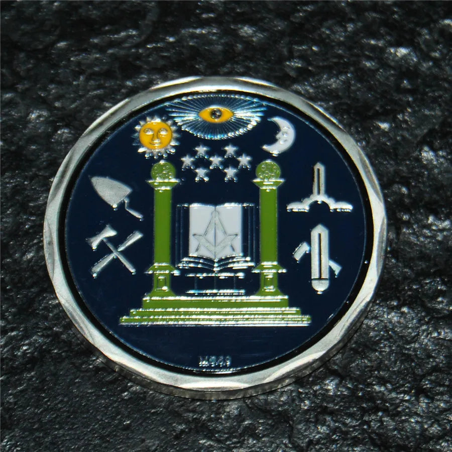 Past Master Blue Lodge Coin - Pillars & Masonic Tools Design - Bricks Masons