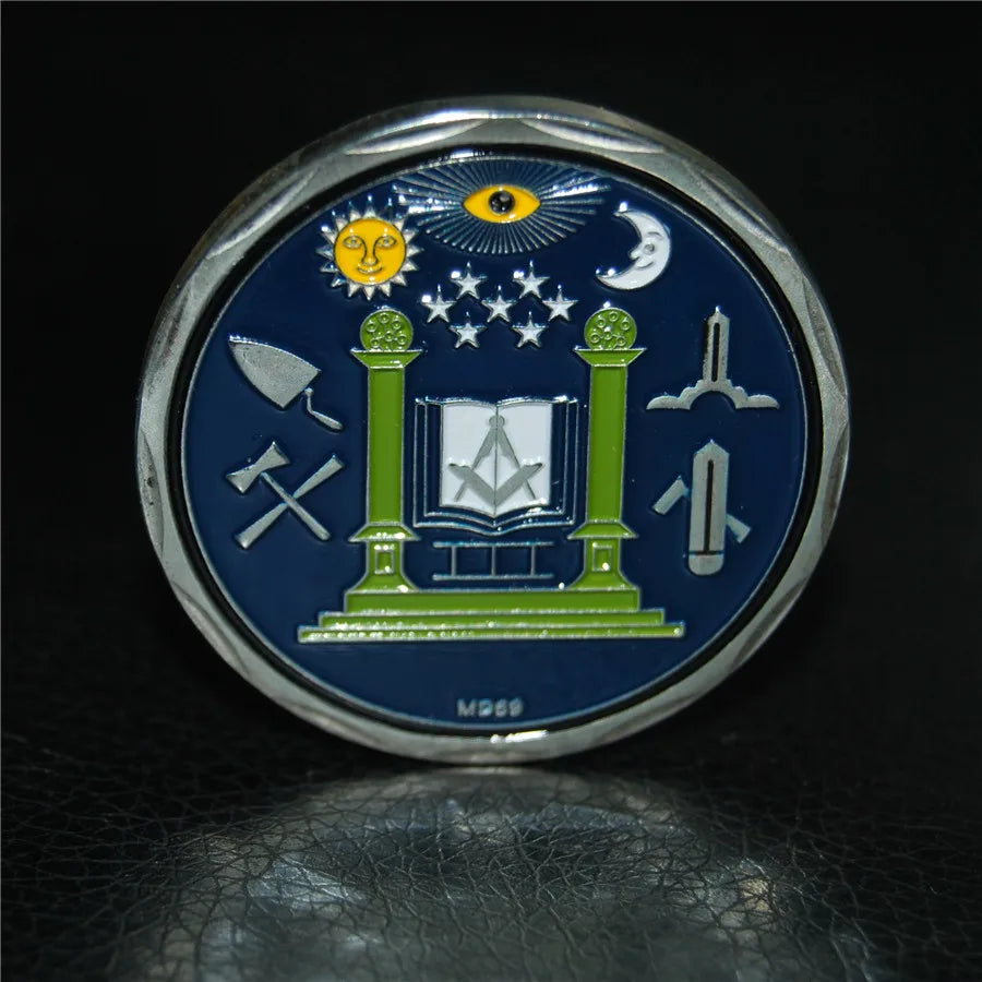 Past Master Blue Lodge Coin - Pillars & Masonic Tools Design - Bricks Masons