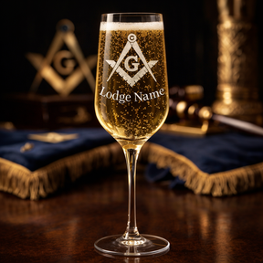 Champagnerflöte der Master Mason Blue Lodge – Winkelmaß und Zirkel G mit Personalisierung