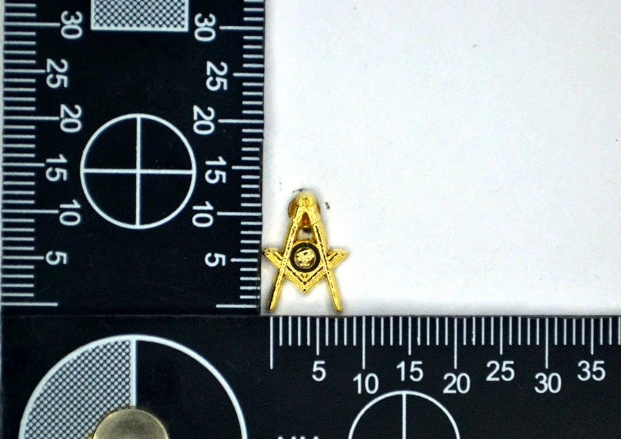 Master Mason Blue Lodge Lapel Pin - Gold Plated With Butterfly Buckle - Bricks Masons
